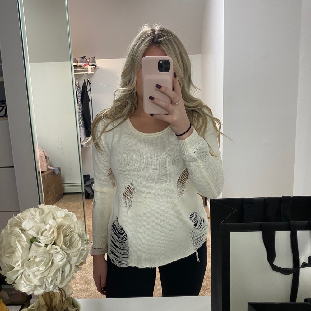 White distressed sweater - Picture 7 of 8